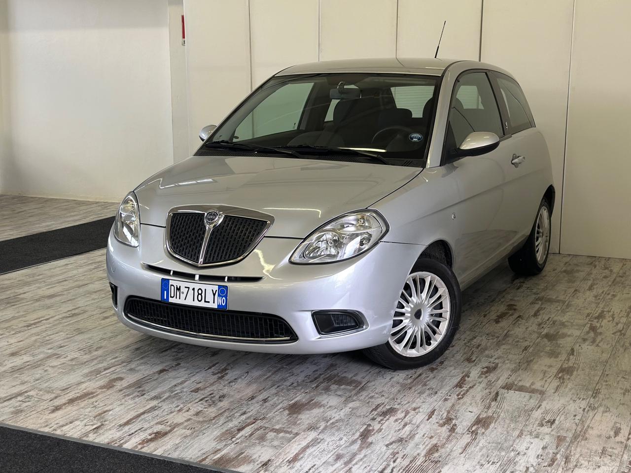Lancia Ypsilon 1.2 Benzina Ok Neopatentati