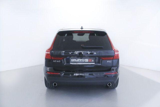 VOLVO XC60 B4 (d) AWD Geartronic Momentum Int. Pelle