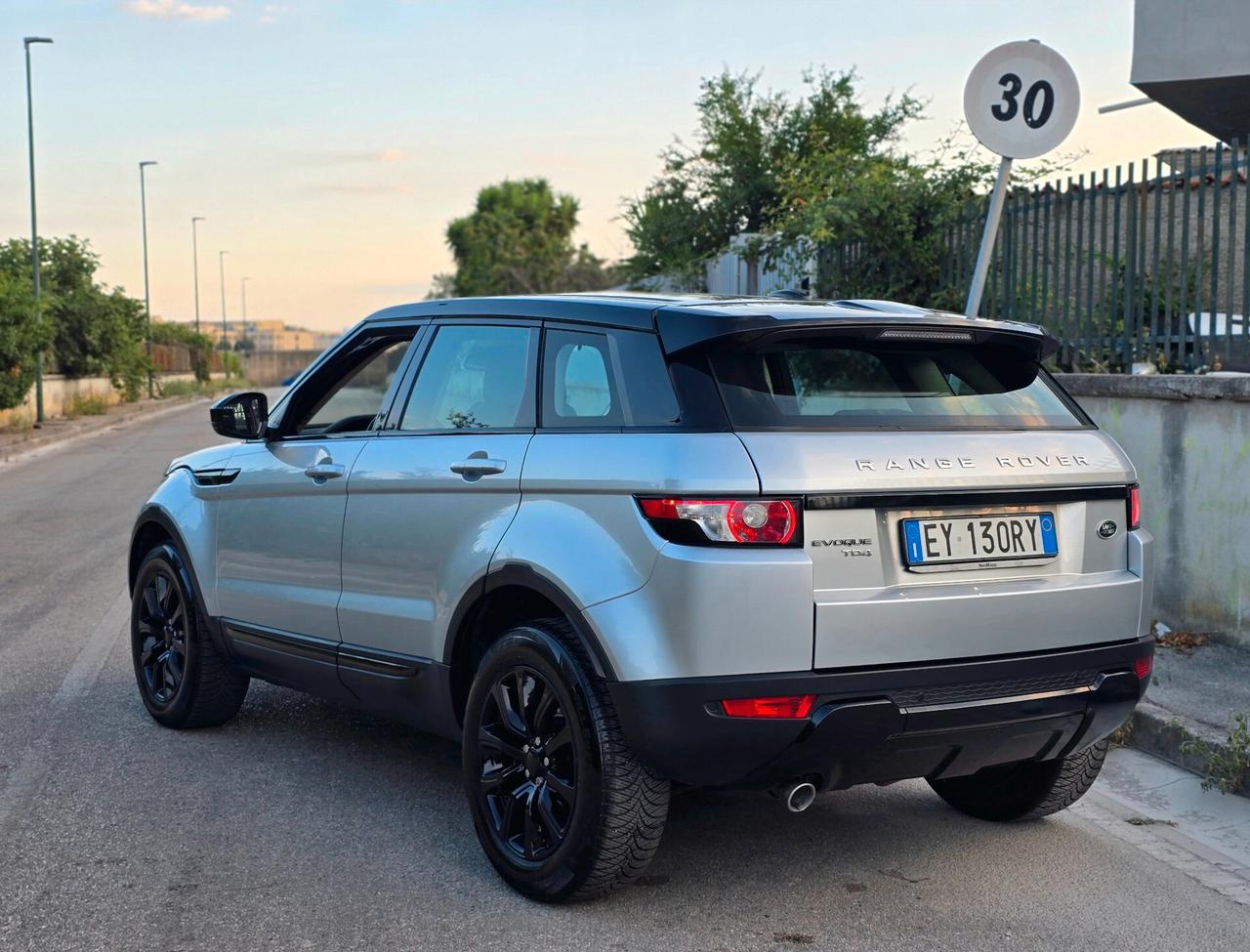 RANGE ROVER EVOQUE 2.2TD4 2016 IMMACOLATA