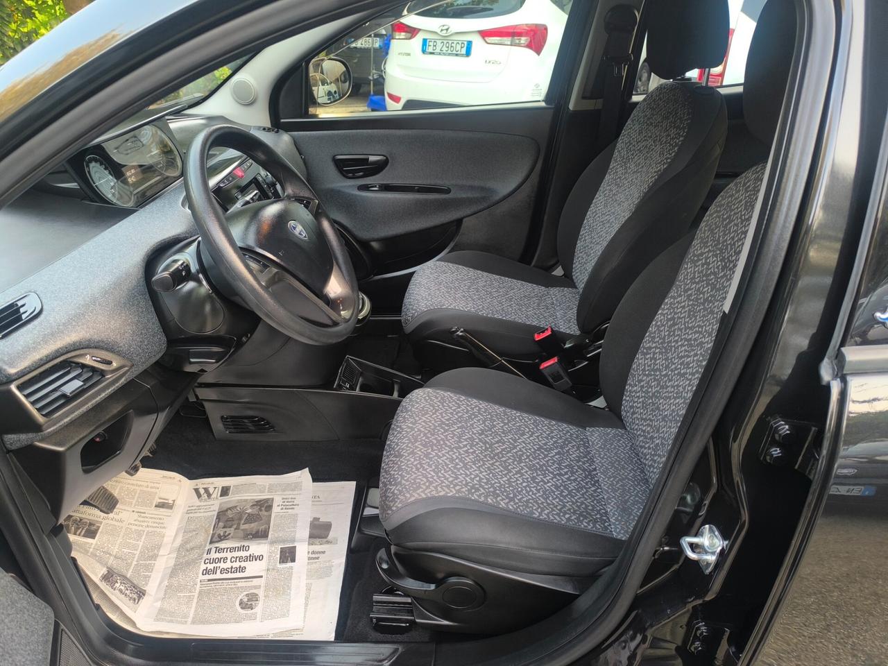 Lancia Ypsilon 0.9 TwinAir 85 CV 5 porte Metano Ecochic Gold