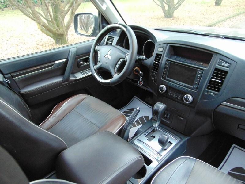 MITSUBISHI Pajero (2006-2009) Pajero 3.2 DI-D 1...