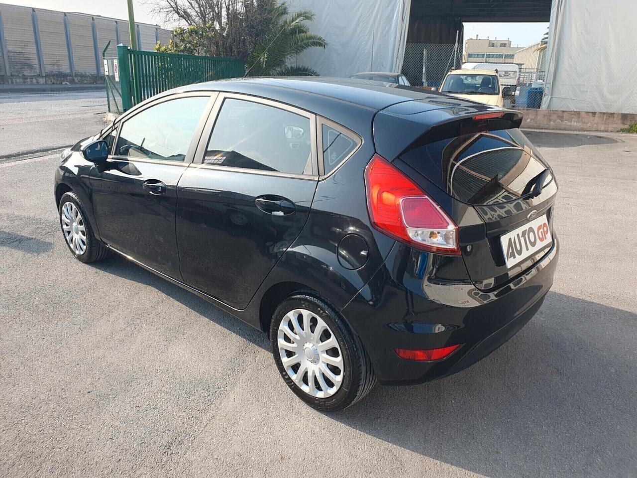 Ford Fiesta 1.5 TDCi 75CV Neopatentati 2015