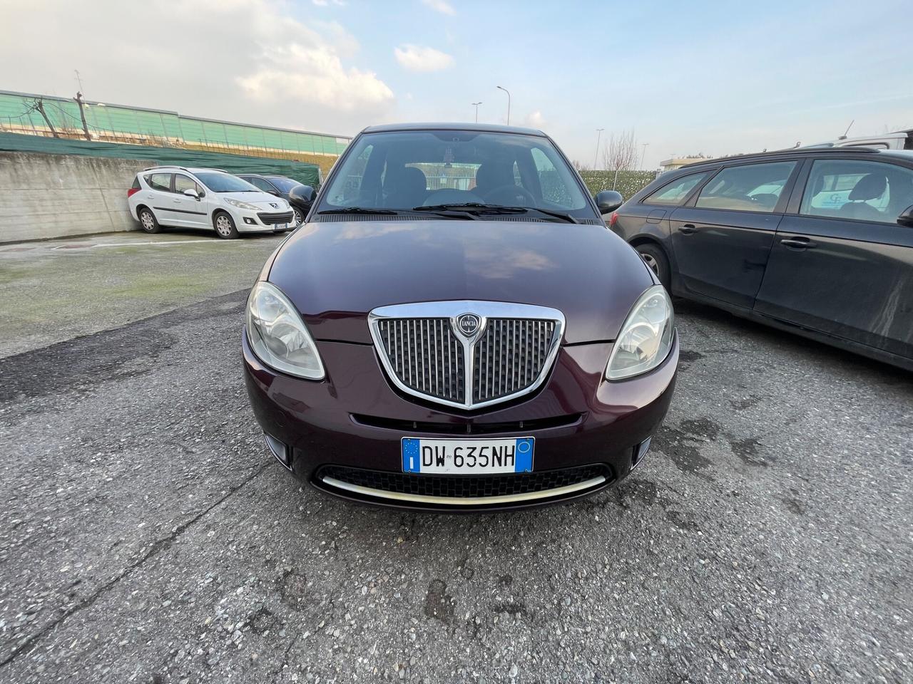 Lancia Ypsilon 1.2 Versus