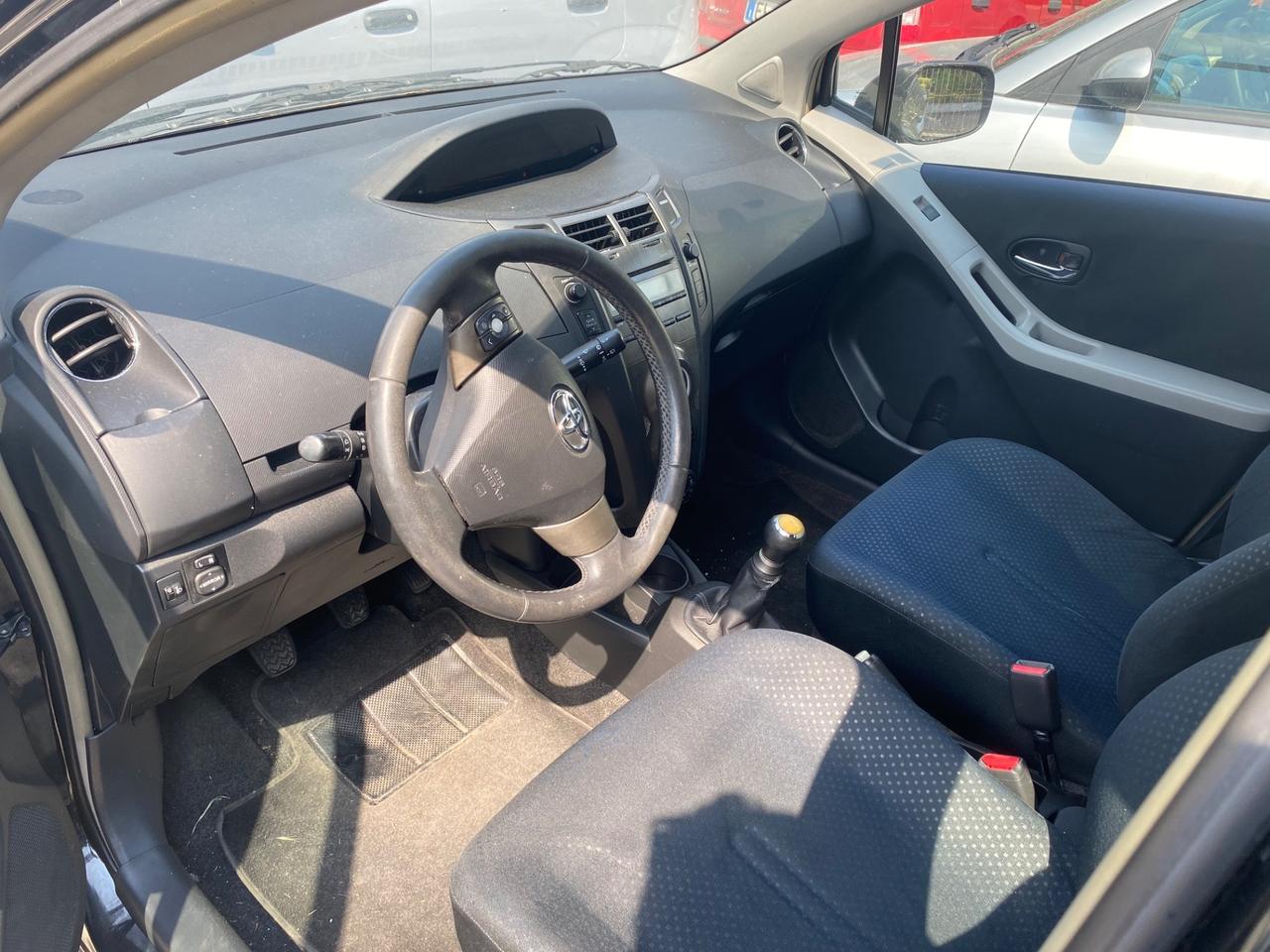 Toyota Yaris 1.0 5 porte Sol