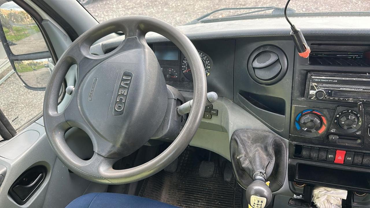 Iveco Daily carroattrezzi patente b