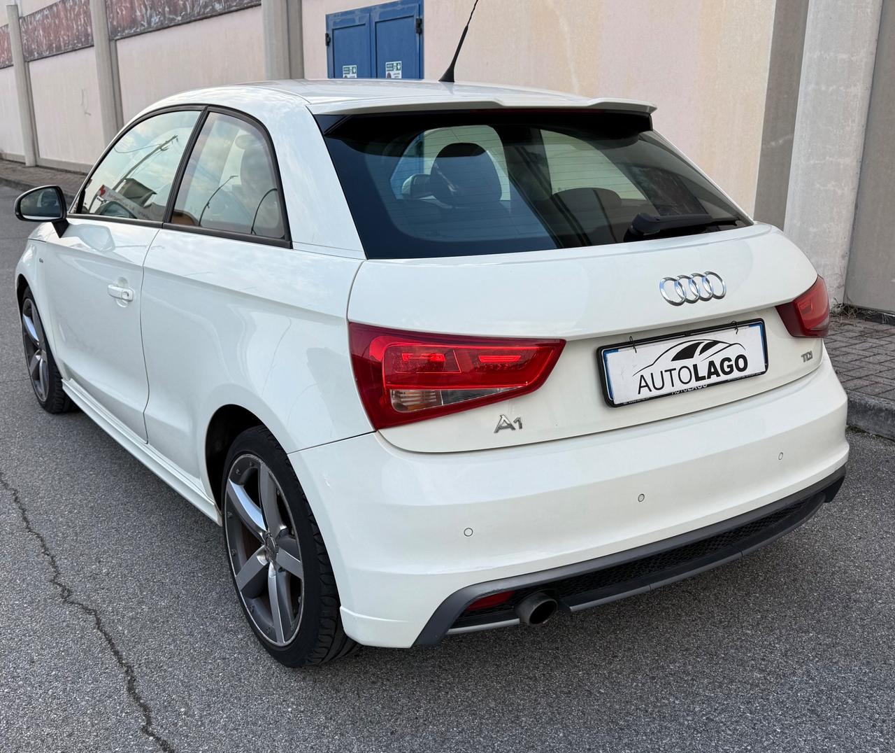 Audi A1 1.6 TDI 105 CV .. S-Line
