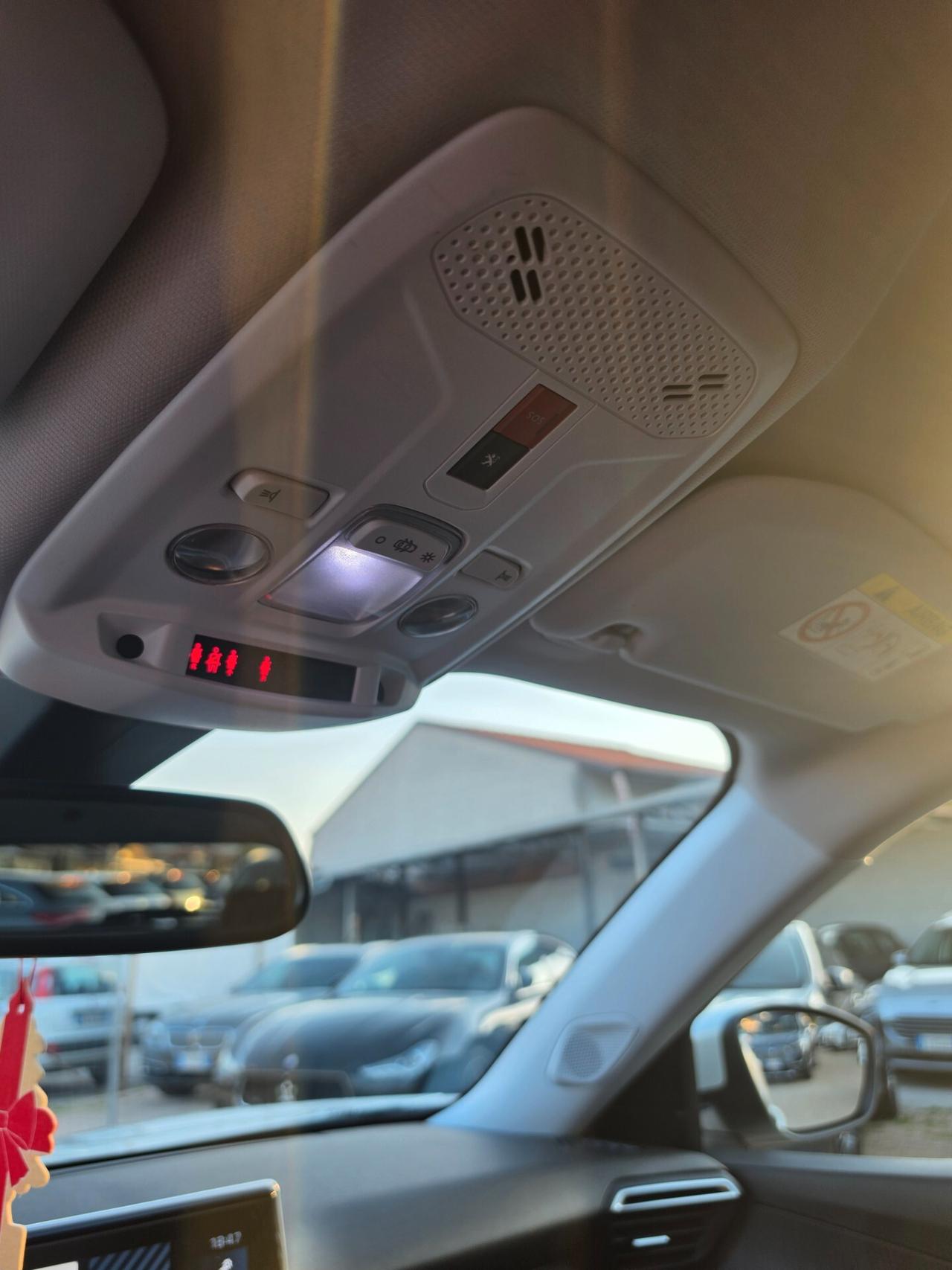 Peugeot 2008 PureTech Turbo 130 S&S Allure ok neopatentati
