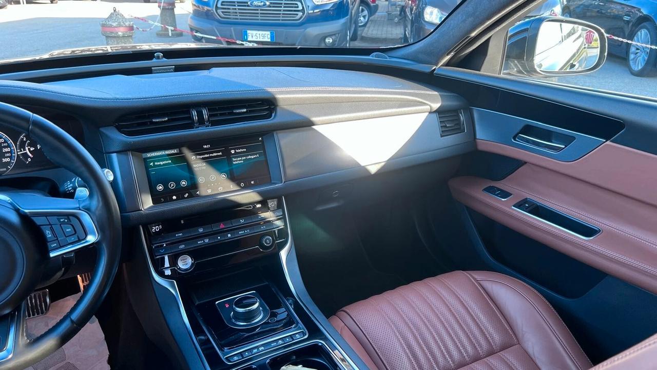 Jaguar XF 2.0 D 180 CV aut. R-Sport