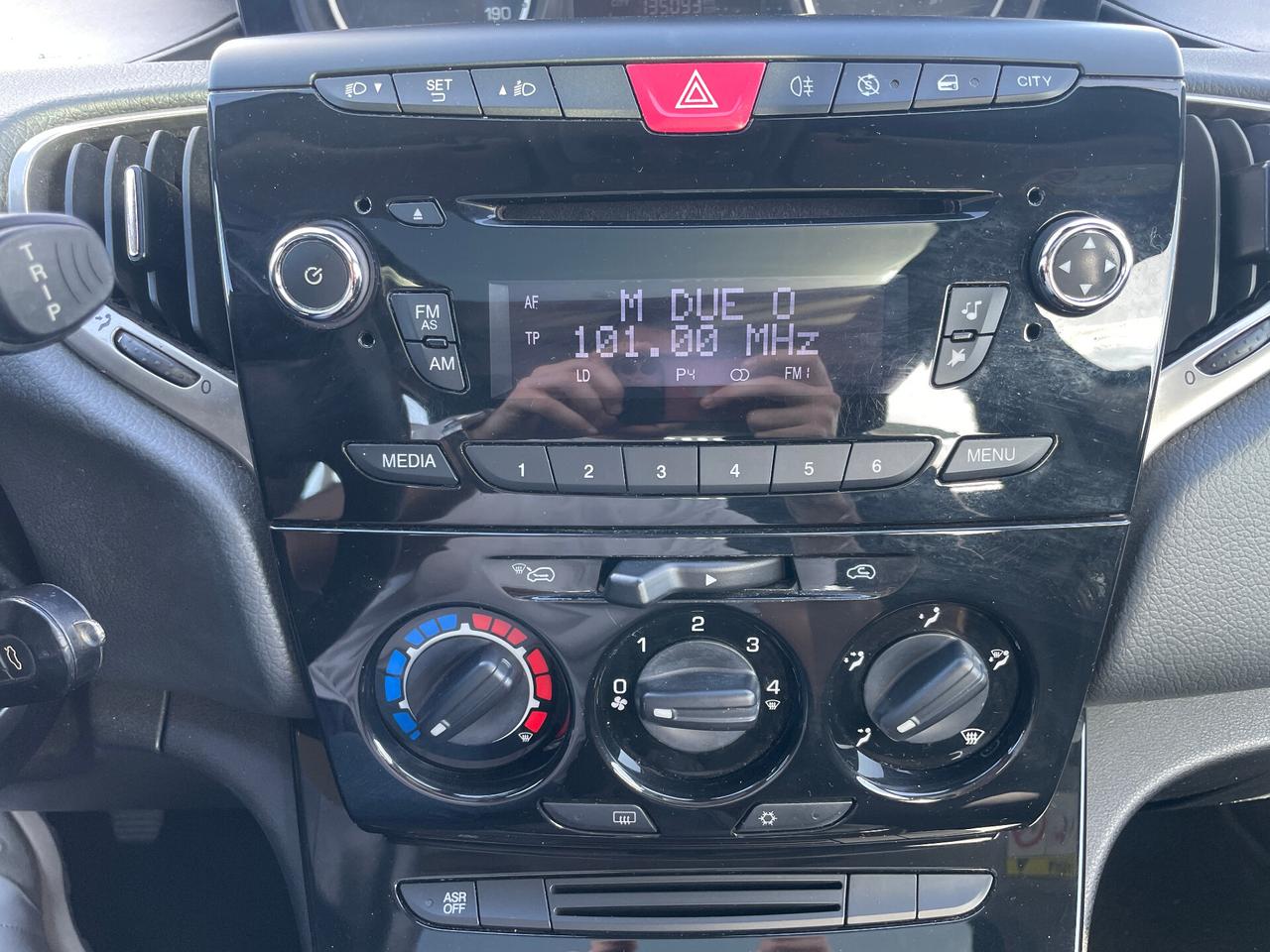 Lancia Ypsilon 1.3 MJT 16V 95 CV 5 porte Gold-TETTO