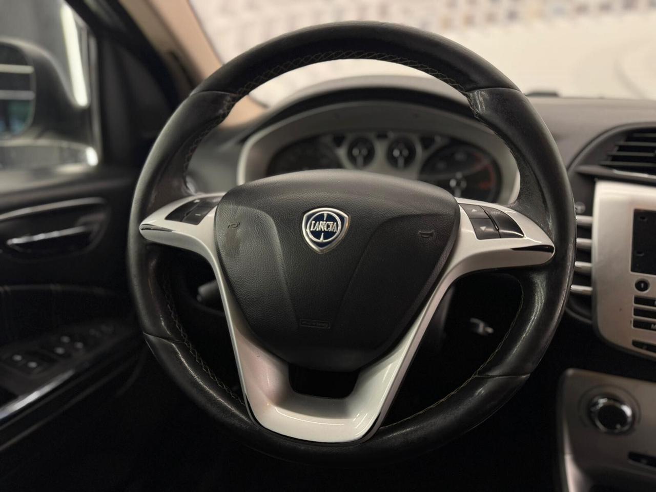 Lancia Delta 1.6 MJT DPF Silver