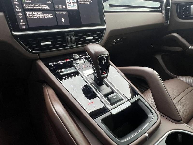 Porsche Cayenne 3.0 V6 E-Hybrid 462 CV