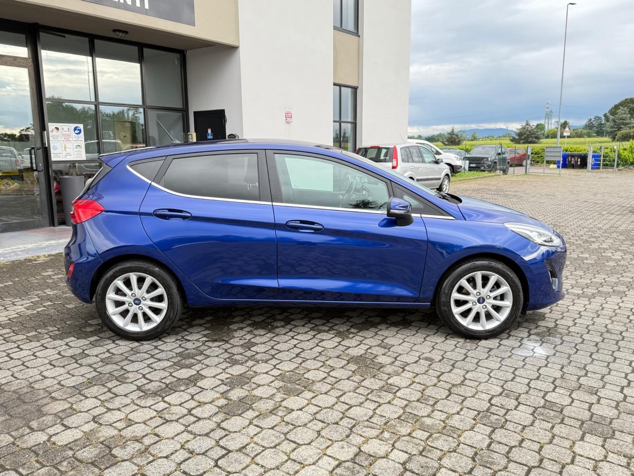Ford Fiesta 1.1 b. - 5p. |NEOPATENTATI|CERCHI IN LEGA