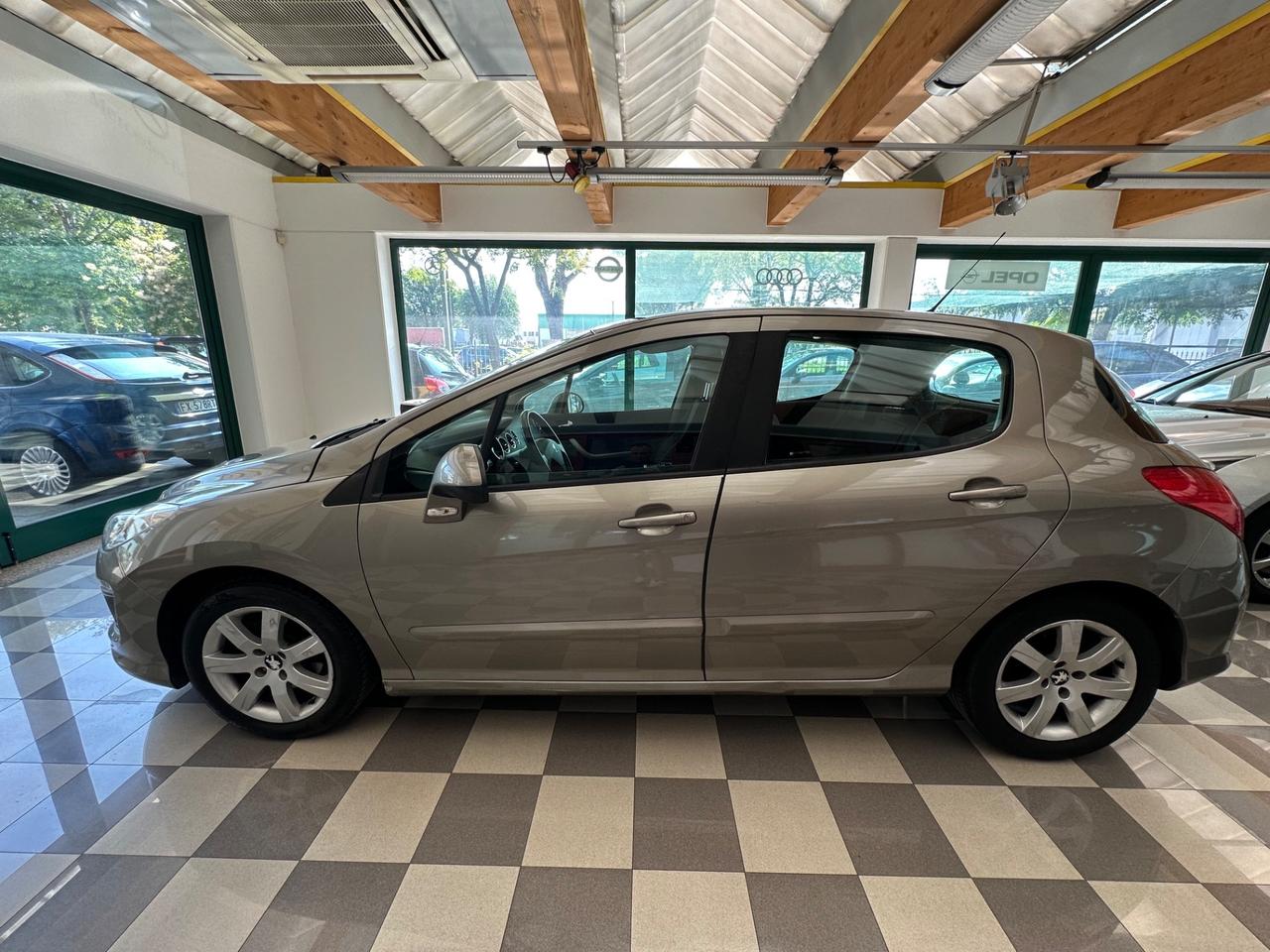 Peugeot 308 1.6 8V e-HDi 112CV Stop&Start 5p. Business