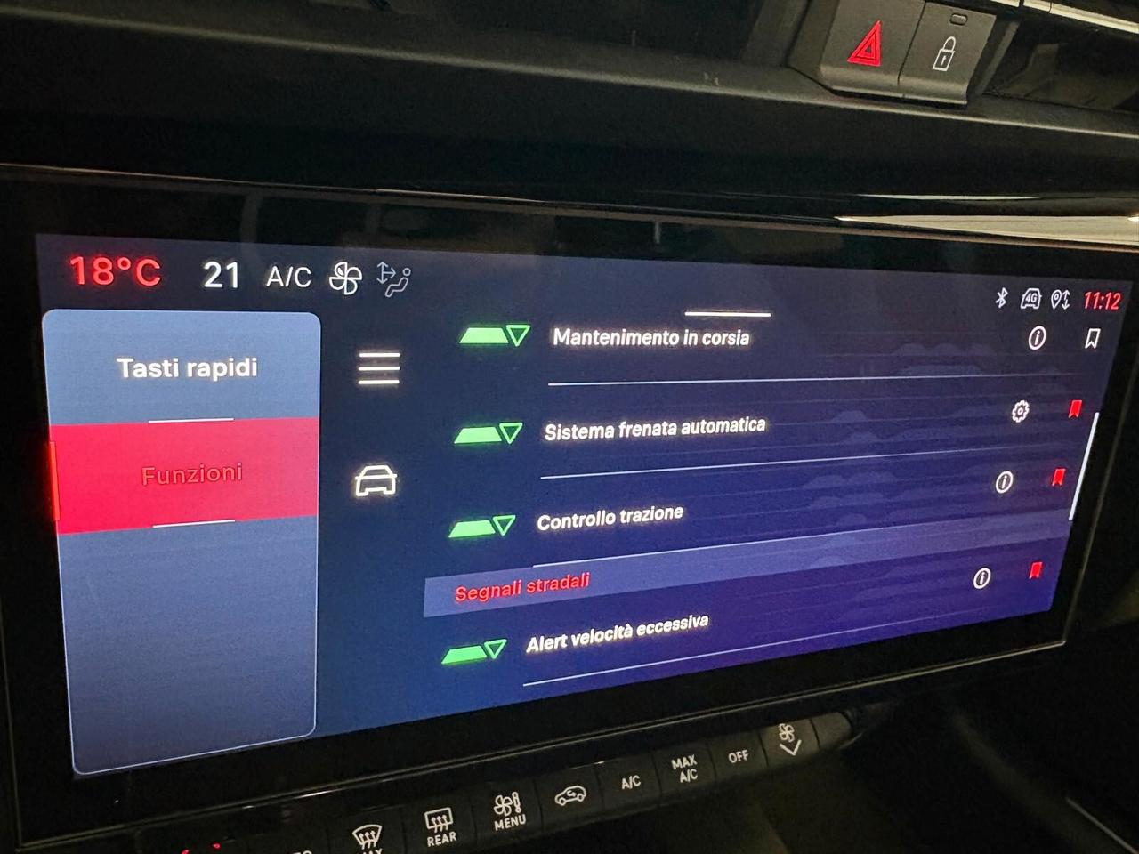 Alfa Romeo Junior INTENSA Hybrid 145 eDCT6 Q4 SPOTICAR