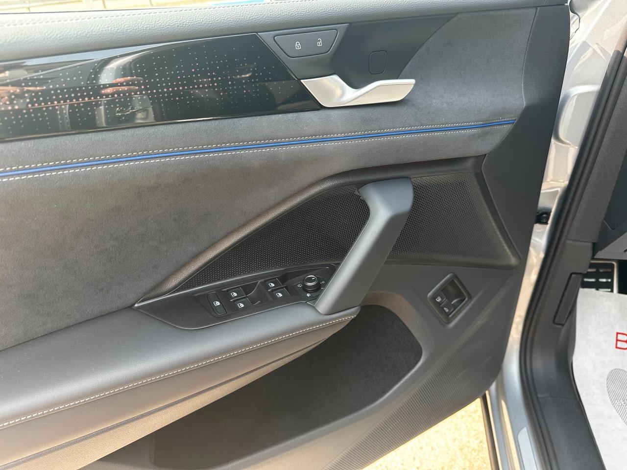 Volkswagen Tiguan III 1.5 tsi ehybrid R-Line Plus 204cv dsg / 4 ANNI DI GARANZIA