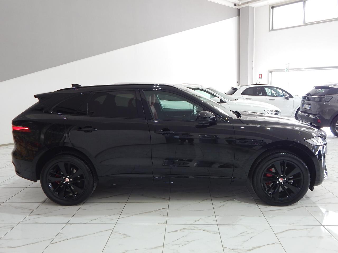 Jaguar F-Pace 2.0d i4 mhev R-Dynamic Black AWD 204cv Aut. TETTO-PELLE ROSSA-NAVI-LED