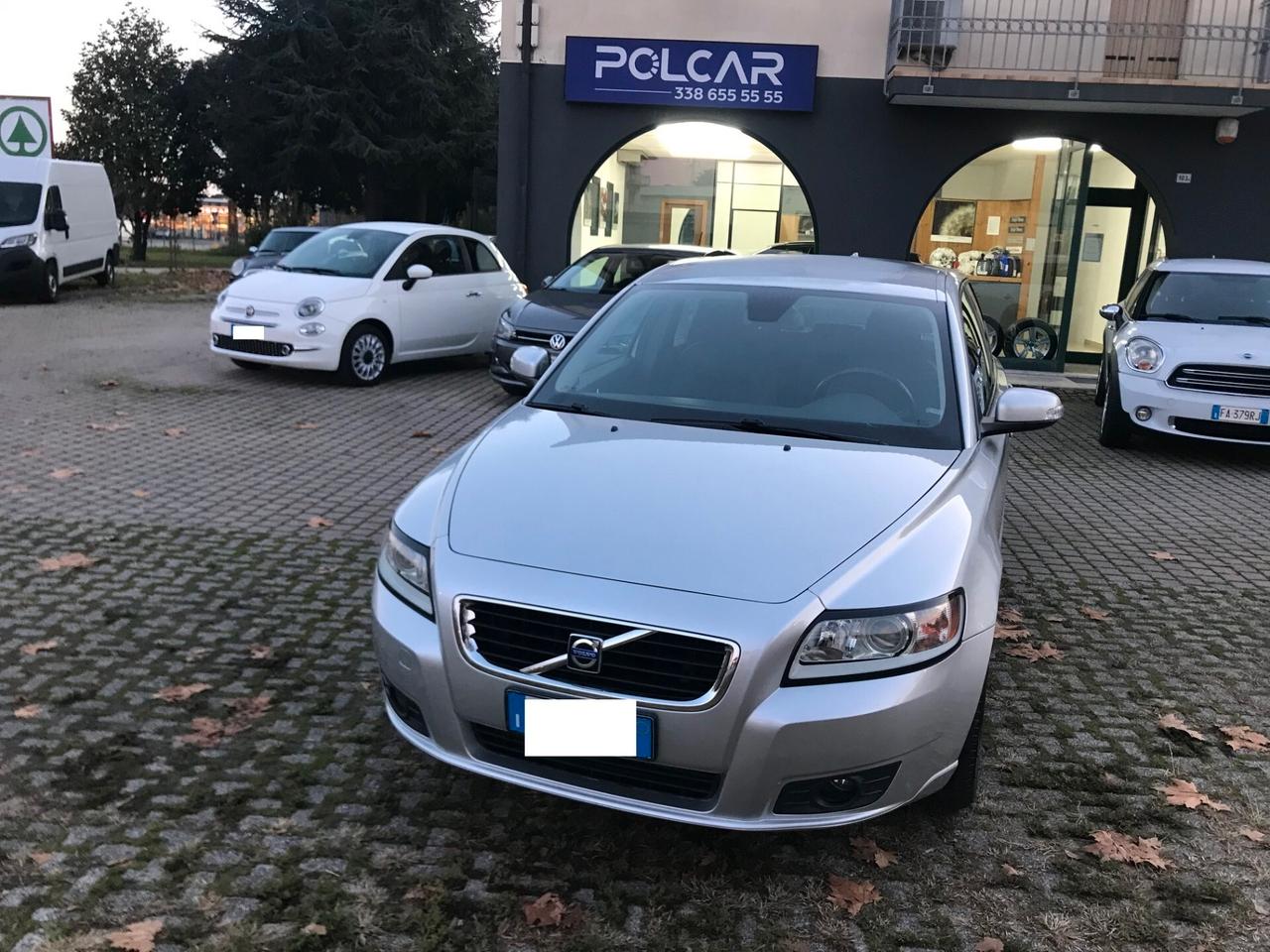 V50 2.0d Momentum automatica cerchi da "17"