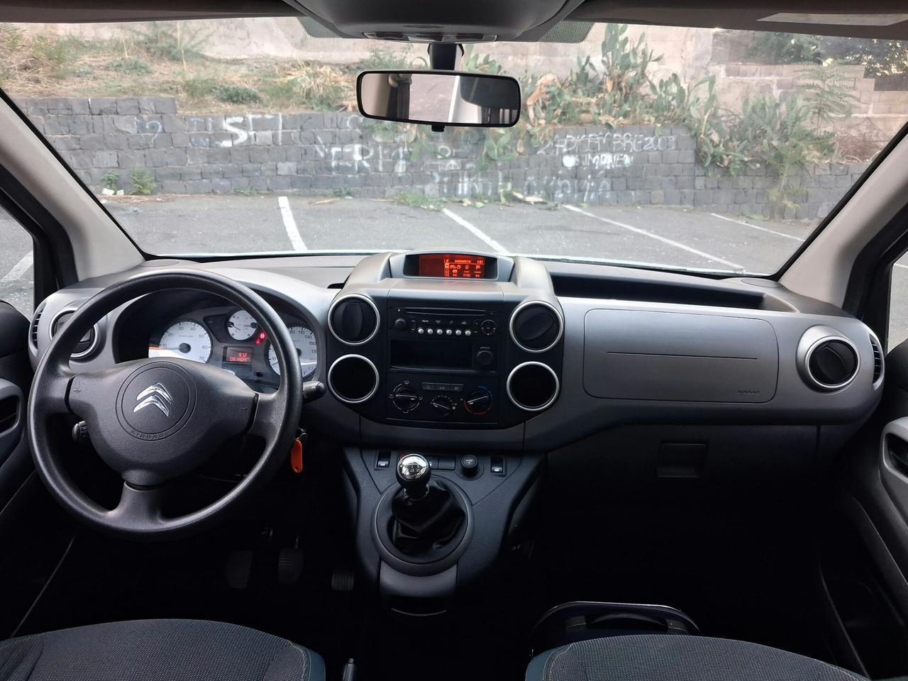 Citroen Berlingo pianale ribassato rampa trasporto disabili