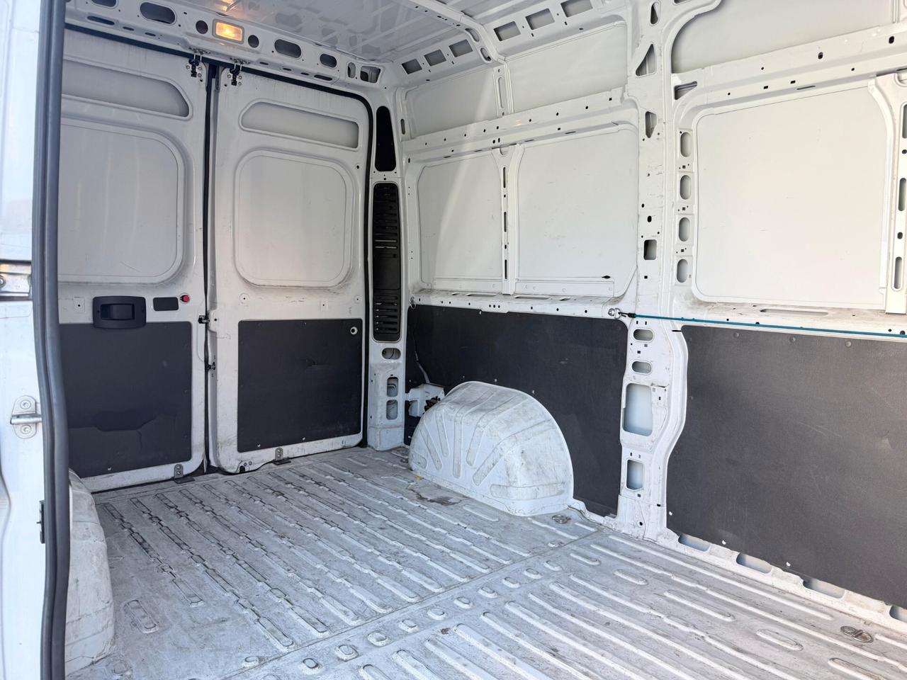 Peugeot Boxer 2022 2.2 BlueHDi 140 L2H2