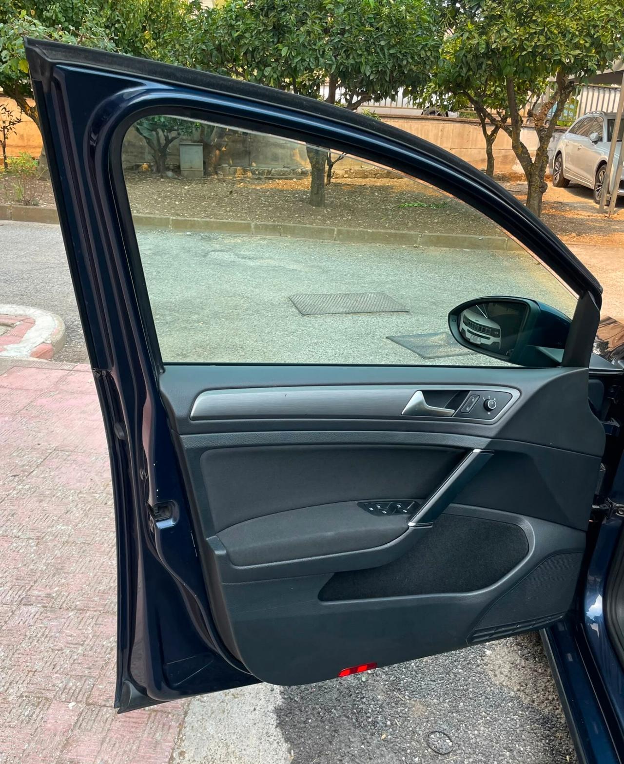 VW Golf 1.6 TDI Highline BlueMotion BUSINESS