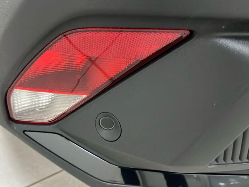 Peugeot 408 Allure Hybrid 136 e-DSC6 aut.