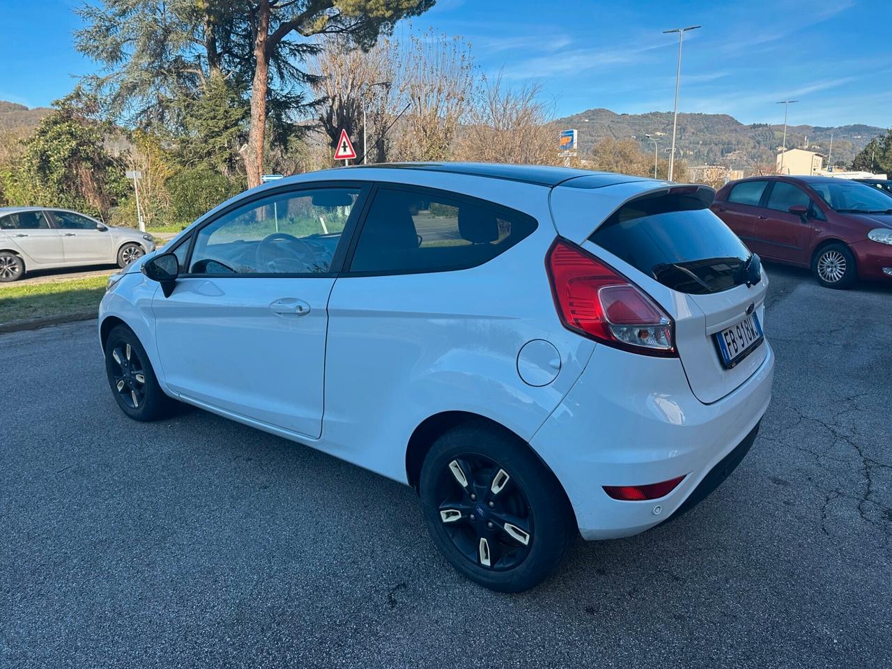Ford Fiesta 1.4 3 porte Bz.- GPL Black & White Edition ok neo patentati