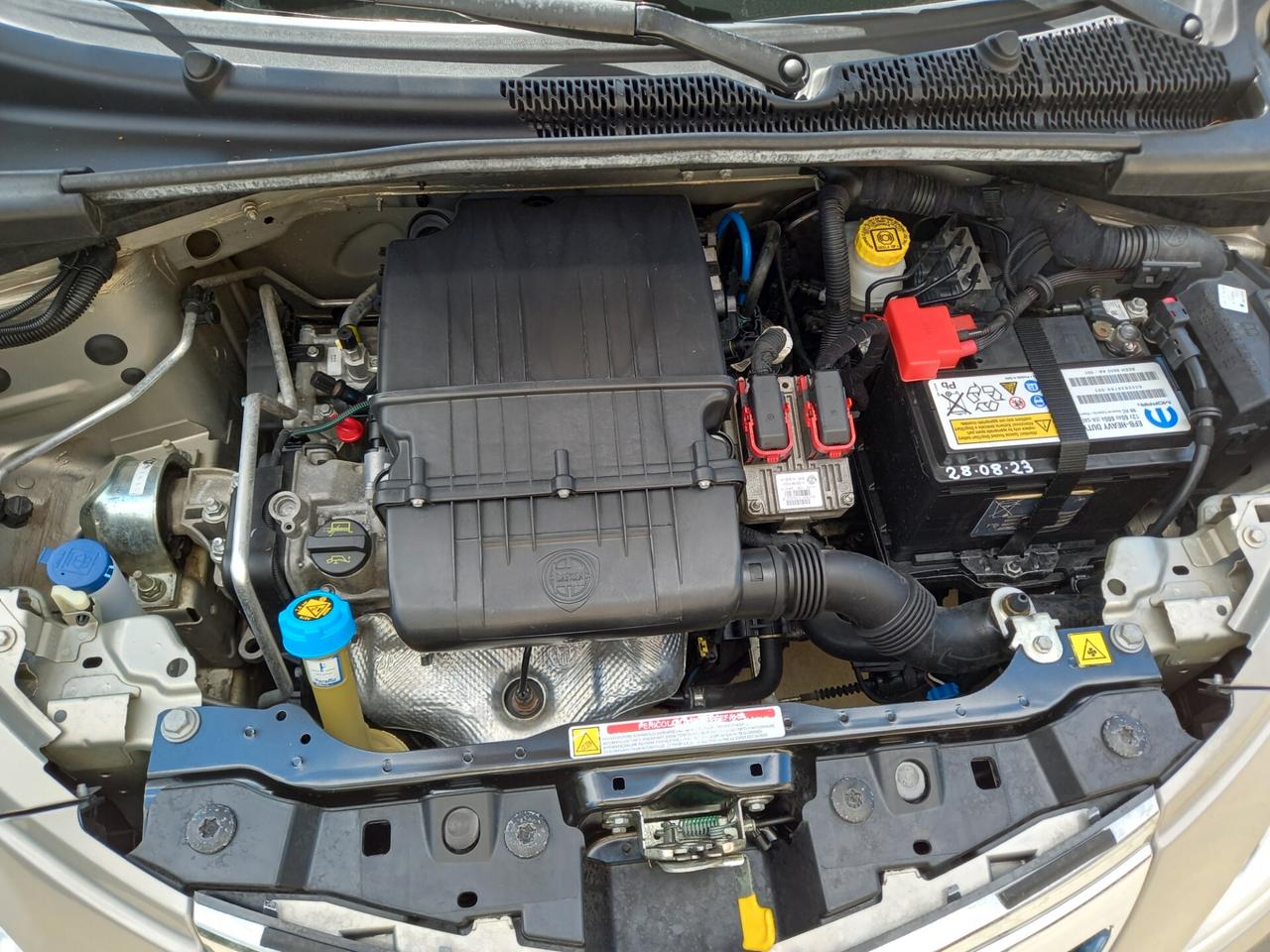 Lancia Ypsilon 1.2 69 CV SOLO 30000 KM !!!
