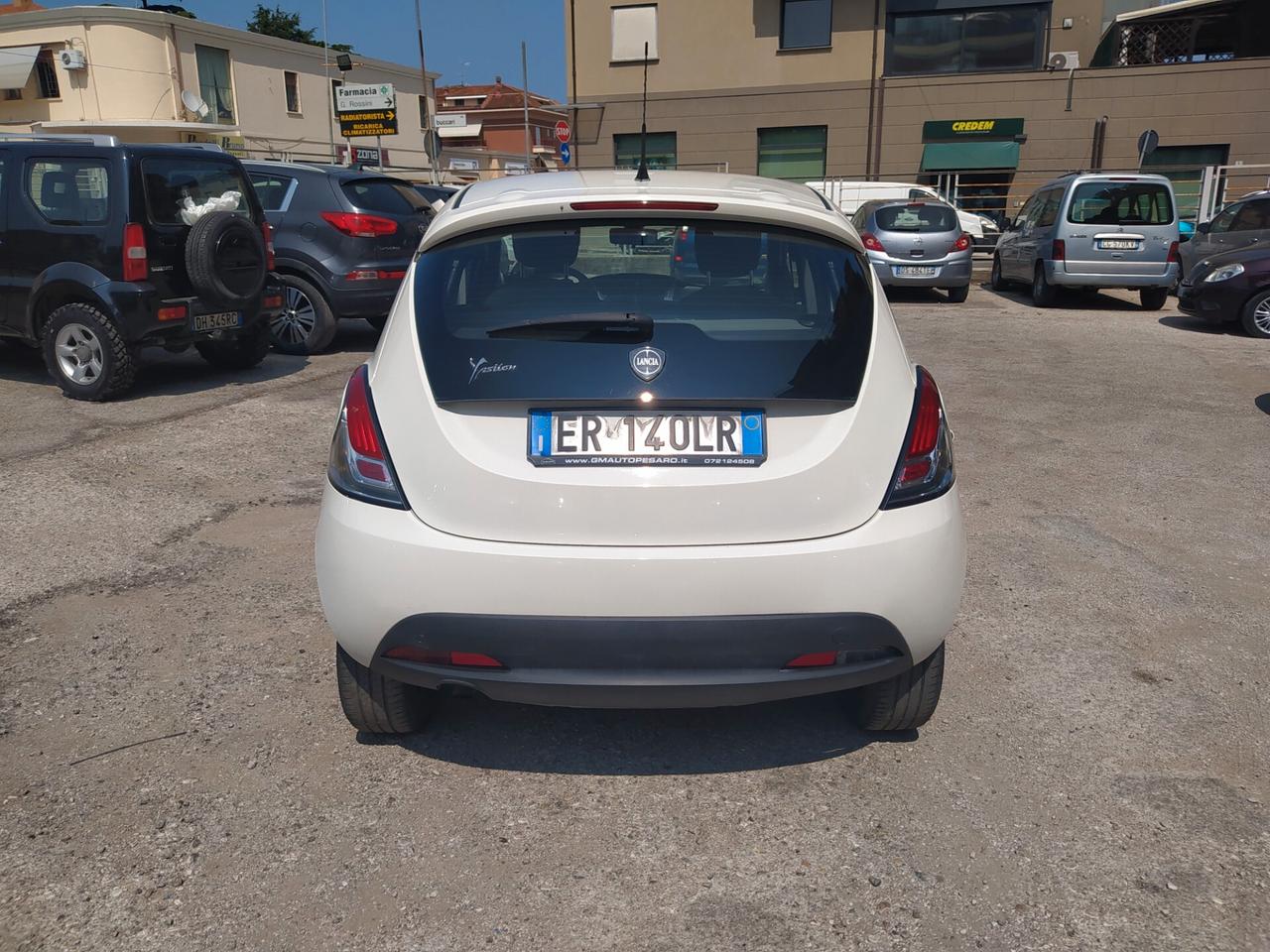 Lancia Ypsilon 0.9 TwinAir 85 CV 5 porte Metano Ecochic Silver Neopatentati