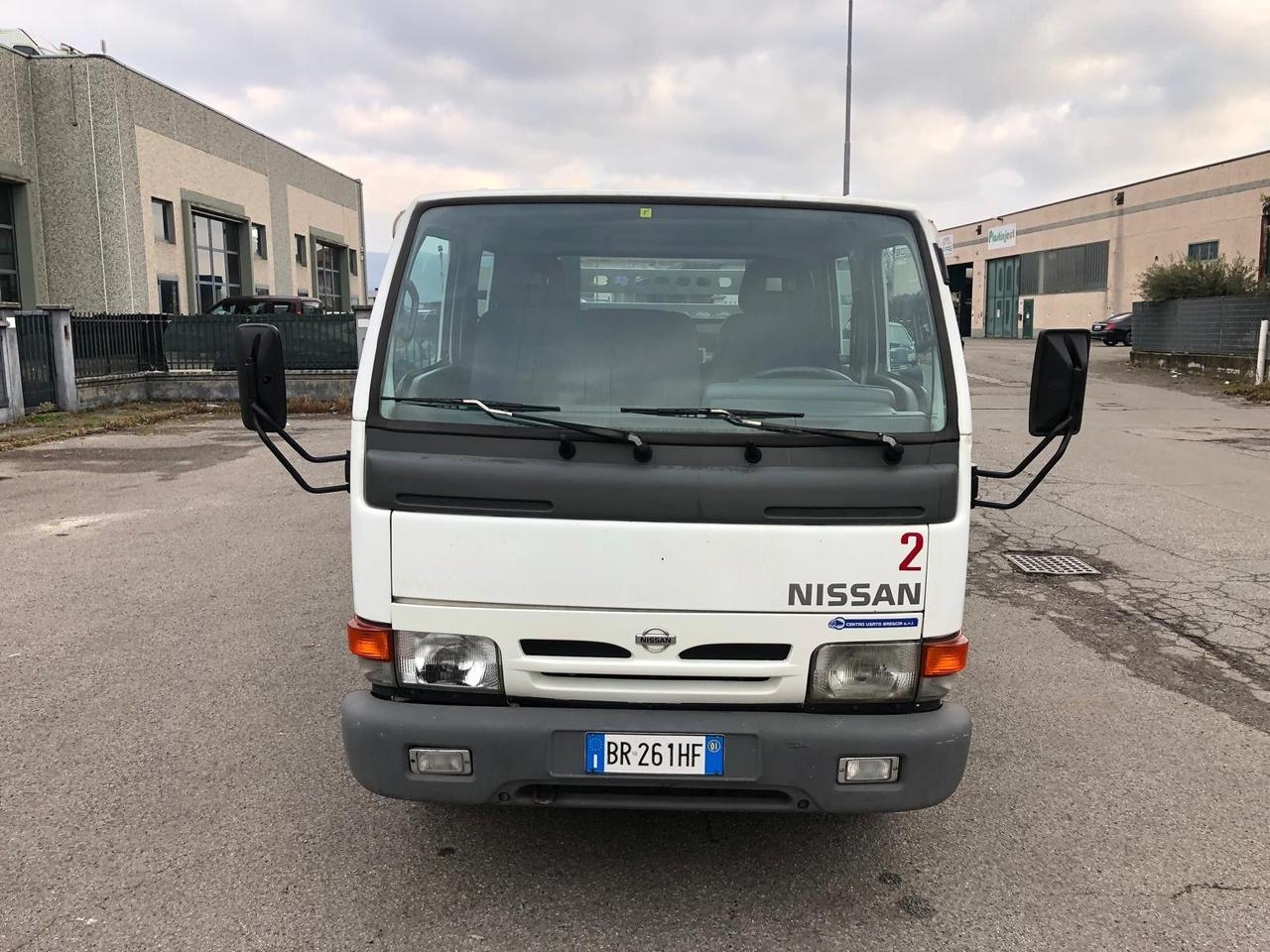 Nissan cubstar 6 posti doppia cabina