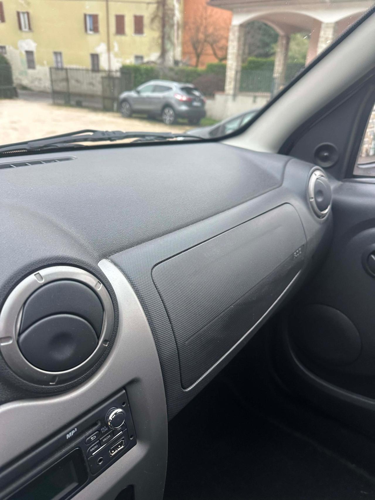 Dacia SANDERO STEPWAY 1.6 8V GPL 85CV NEOPAT KMCERT GARANZ