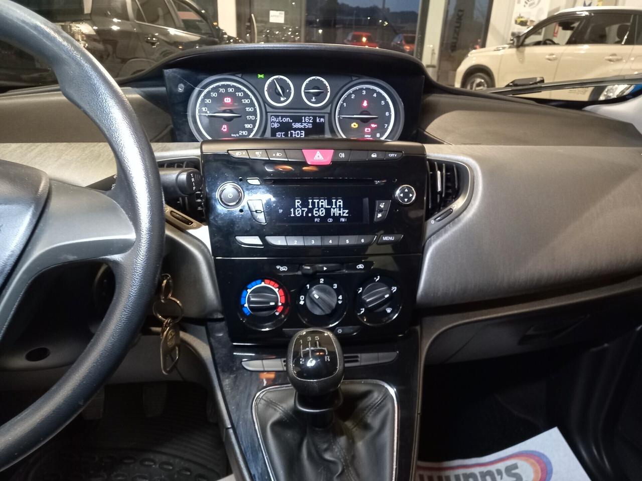 Lancia Ypsilon 1.2 69 CV 5 porte S&S Silver