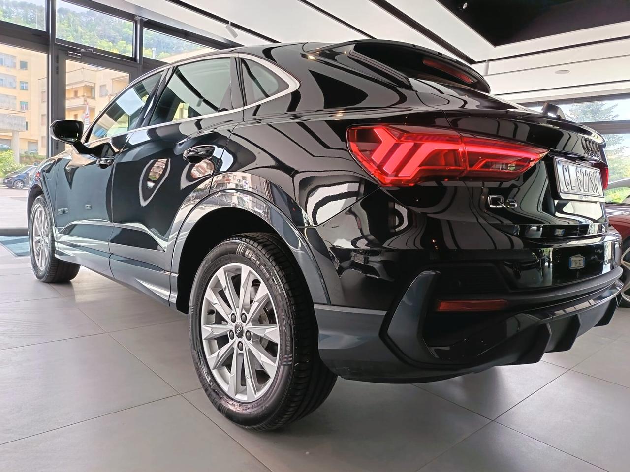 Audi Q3 SPB 45 TFSI e S tronic Business Plus