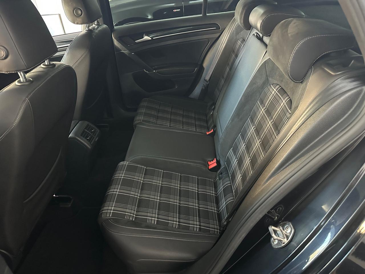 Volkswagen Golf 2.0 TDI DSG 5p. Highline BlueMotion Technology