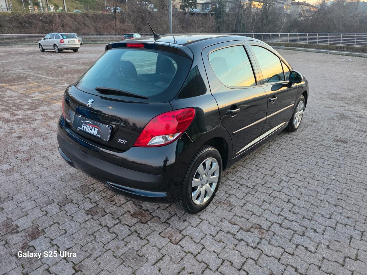 Peugeot 207 1.4 8V 75CV 3p. ONE Line