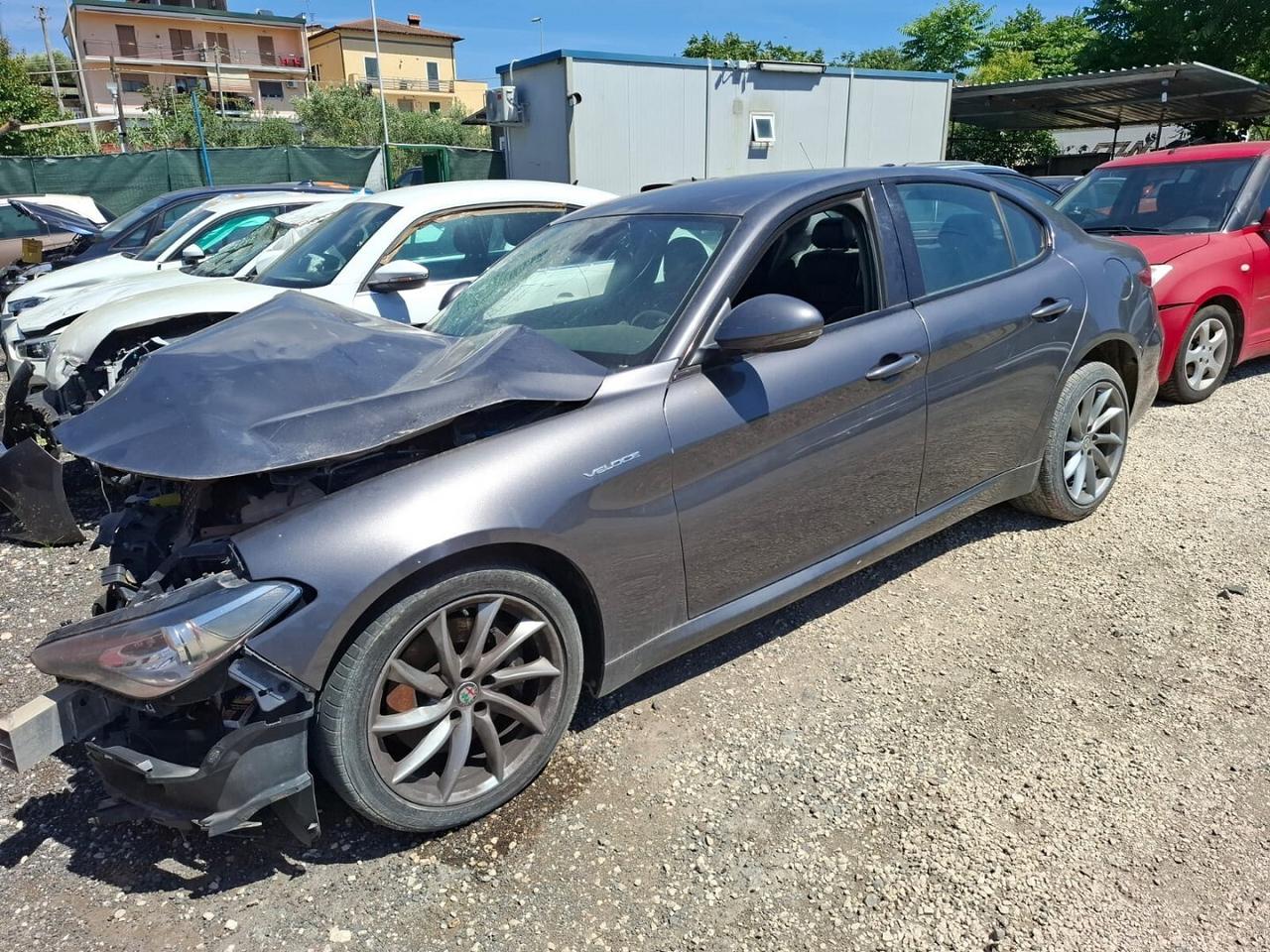 ALFA ROMEO GIULIA VELOCE 2.2 DIESEL SINISTRATA