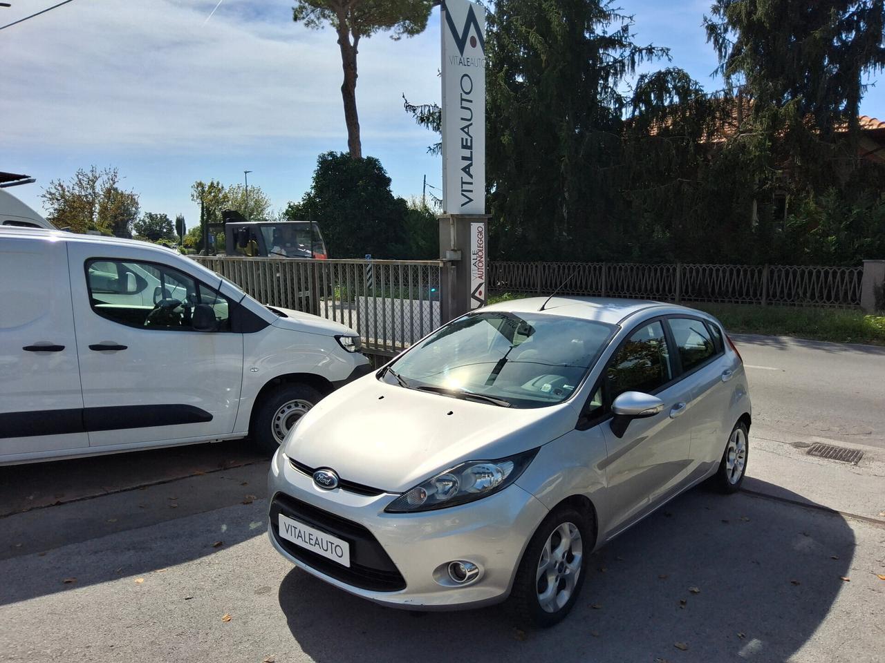 Ford Fiesta 1.2 82 CV 5pTitanium OK NEOPATENTATI