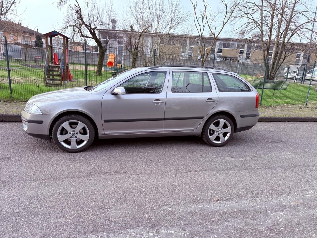 Skoda Octavia 2.0TDI- UNICO PROPRIETARIOOOO!!