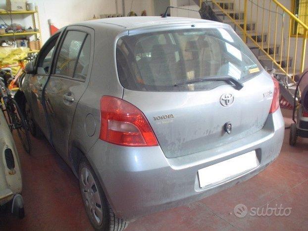 Toyota Yaris 1.0 12V VVT-i 5p. Sol