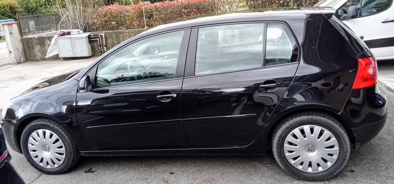 Volkswagen Golf 1.6 16V FSI 5p. Comfortline