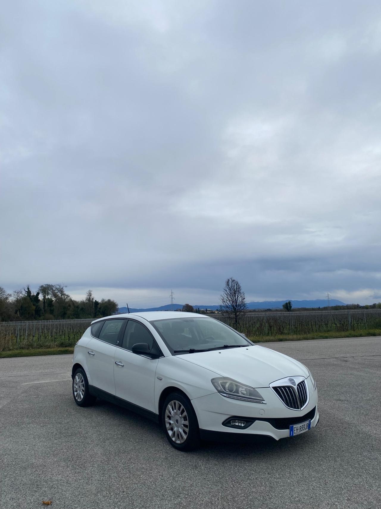 Lancia Delta 1.6 MJT DPF Silver