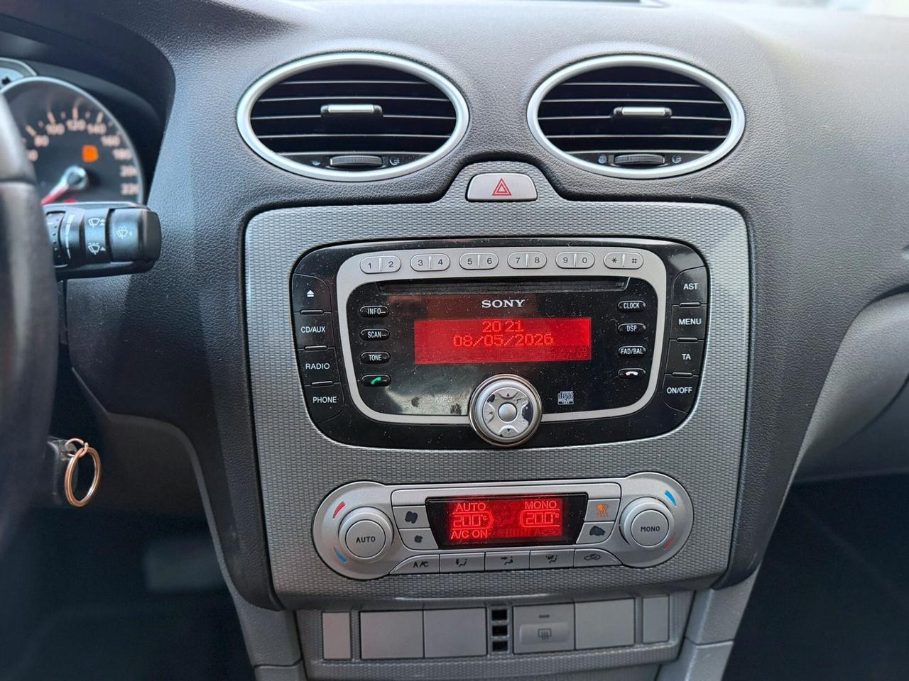FORD FOCUS 2.0 TITANIUM CAMBIO AUTOMATICO