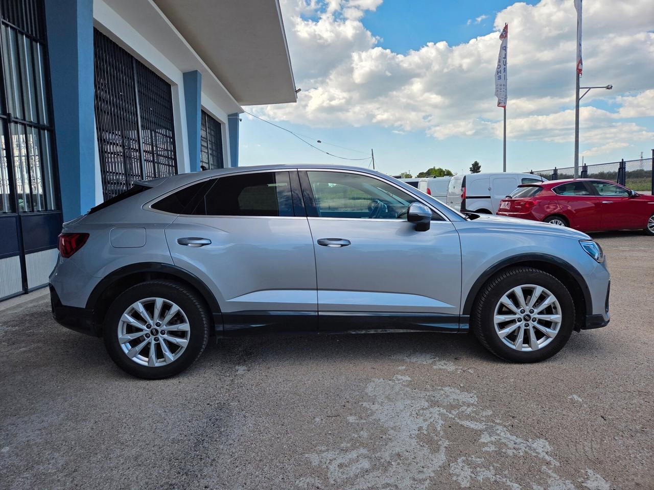 Audi Q3 35 TDI S tronic Business