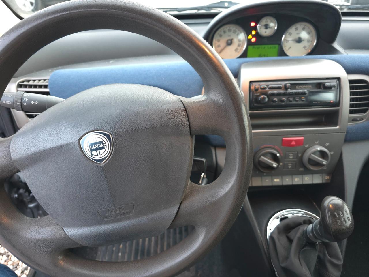 Lancia Ypsilon 1.2 16V Oro