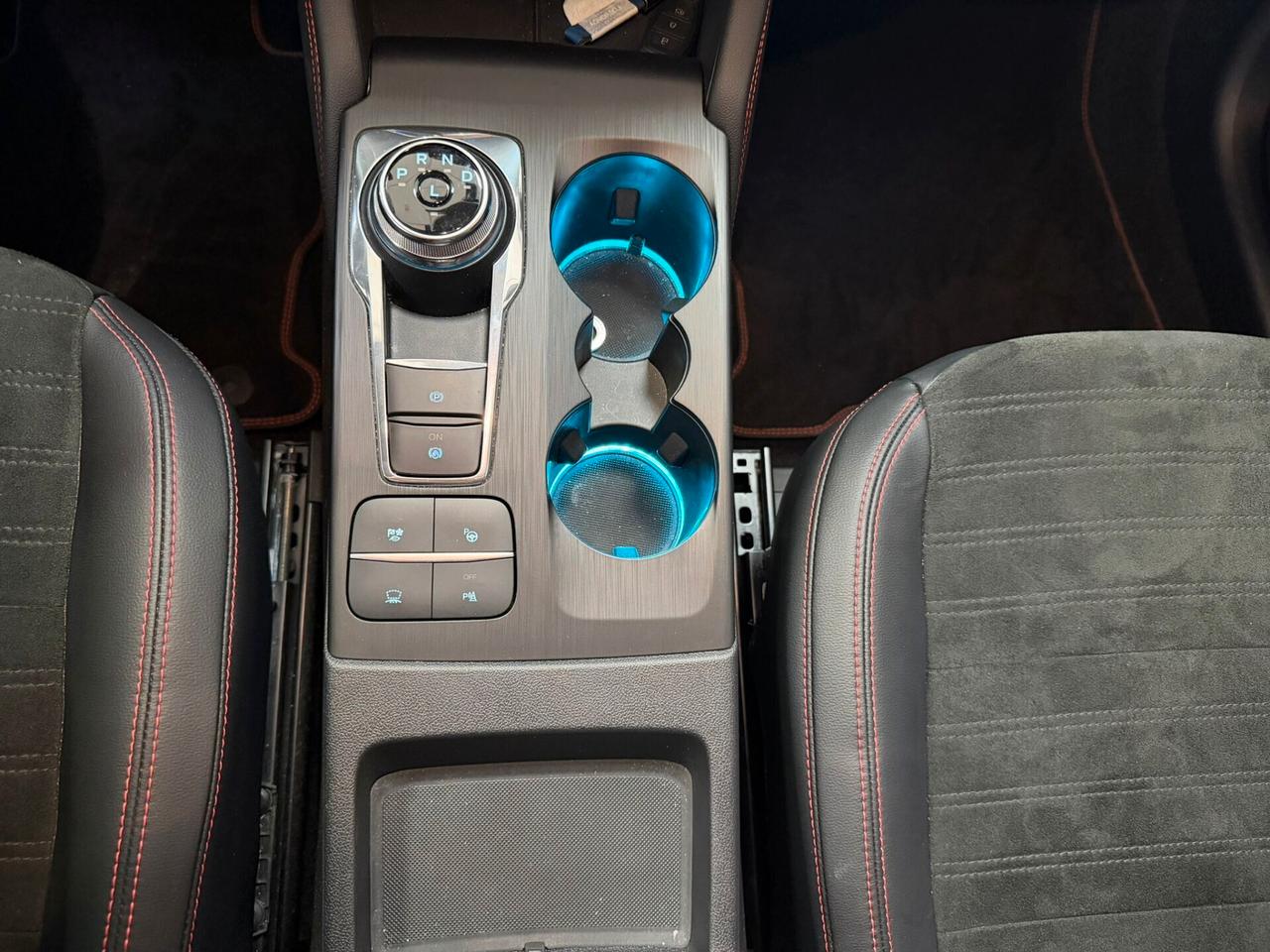 Ford Kuga 2.5 Full Hybrid CVT ST-Line