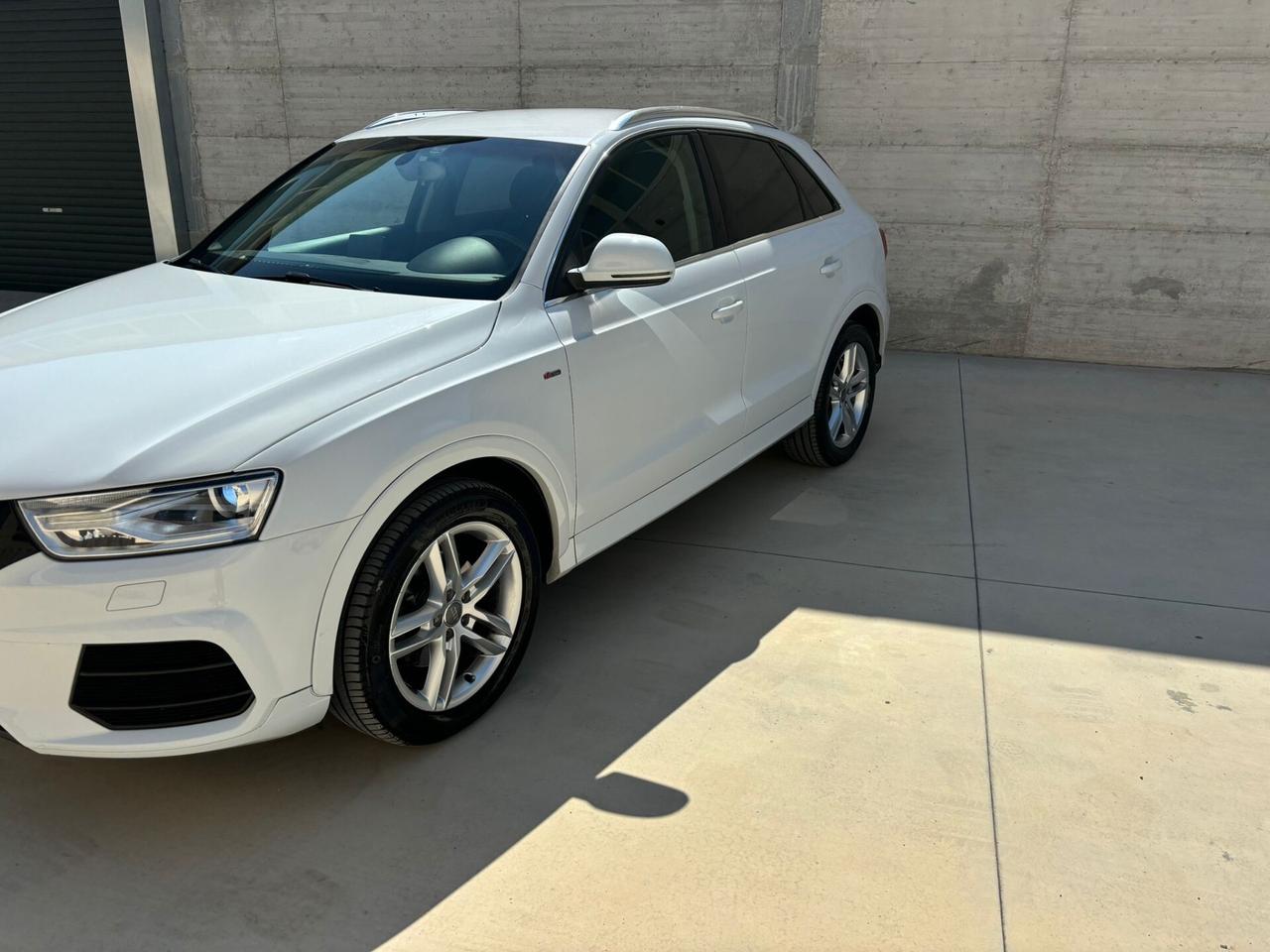 Audi Q3 S tronic 2.0 TDI