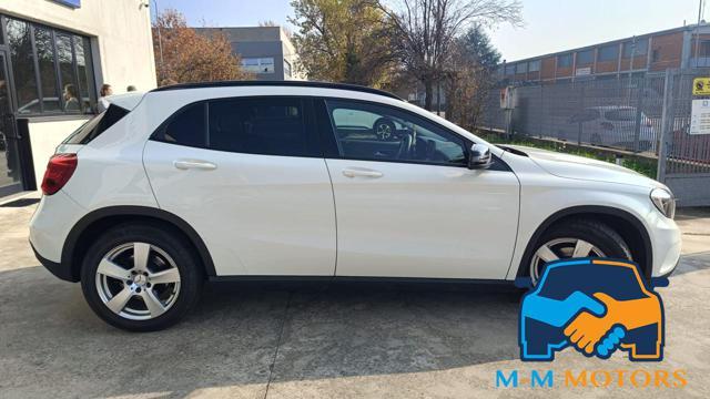 MERCEDES-BENZ GLA 200 d Automatic Business