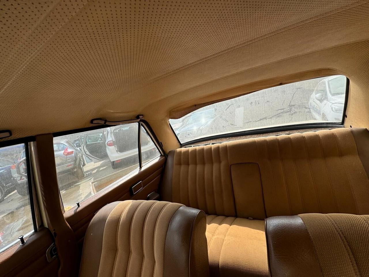 Mercedes-benz 200 Mercedes-Benz 200 D (W115) – Anno 1972