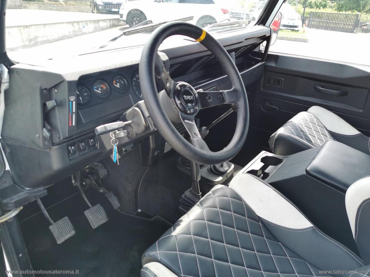 LAND ROVER Defender 90 2.5 Td5 Soft-Top