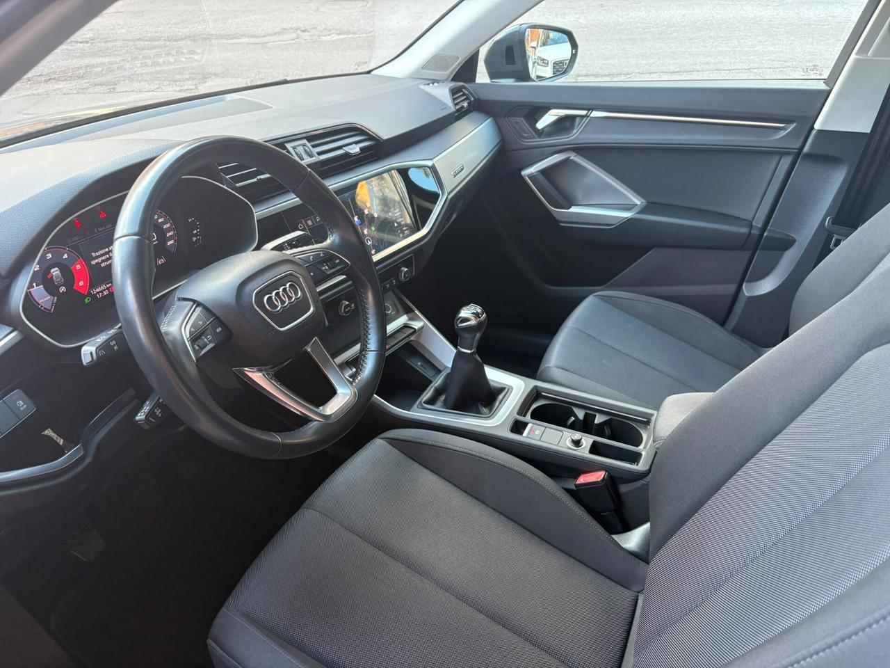 Audi Q3 35 TDI quattro Business