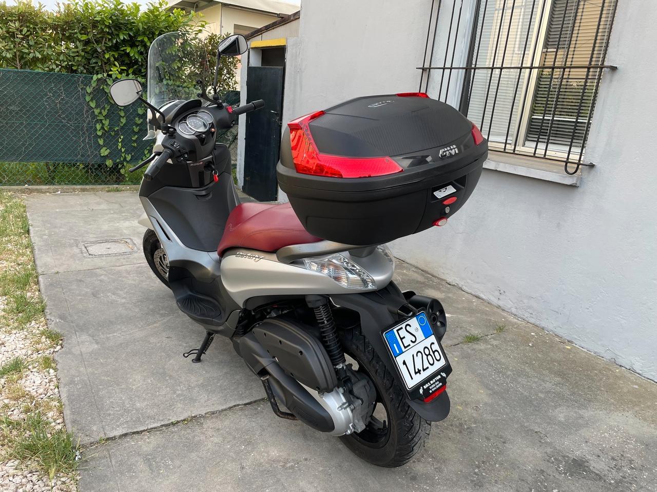 PIAGGIO BEVERLY 350 2020 COMPLETO DI BAULETTO